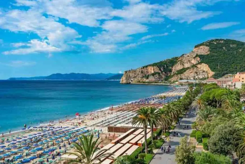 Apartment Appartamento In Centro Storico Finale Ligure